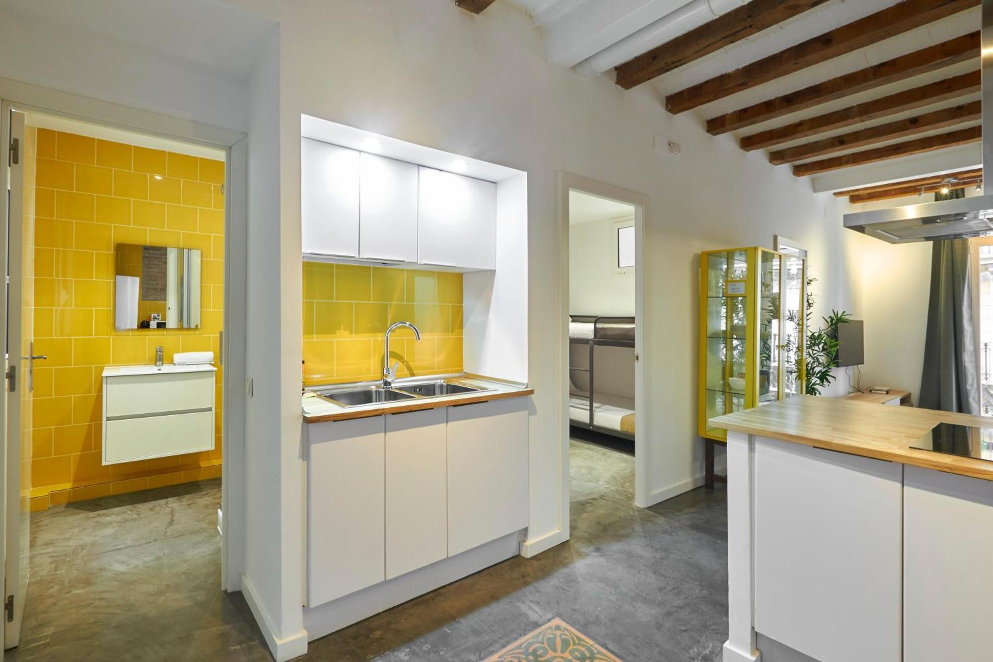 64 Apartment In A Typical Barcelona'S Old Building Ngoại thất bức ảnh