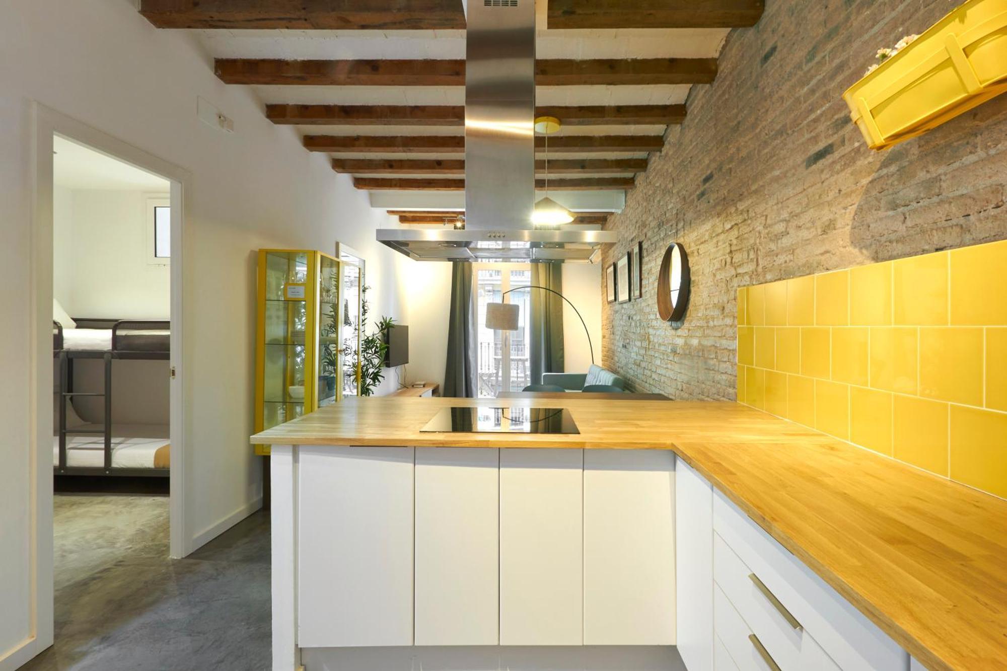 64 Apartment In A Typical Barcelona'S Old Building Ngoại thất bức ảnh