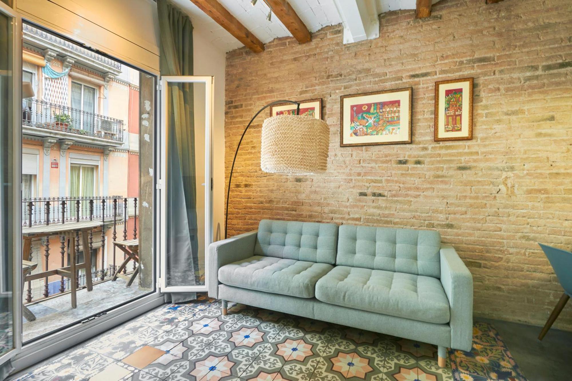 64 Apartment In A Typical Barcelona'S Old Building Ngoại thất bức ảnh