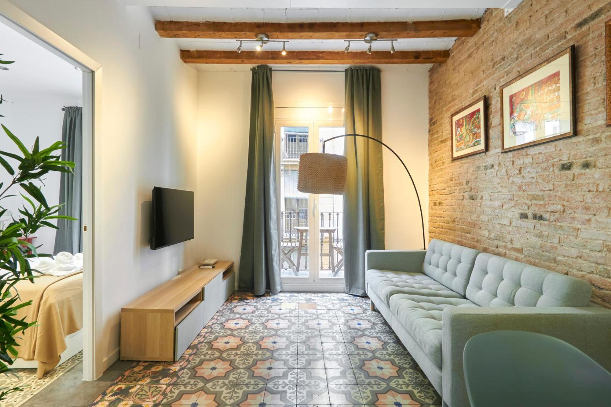64 Apartment In A Typical Barcelona'S Old Building Ngoại thất bức ảnh