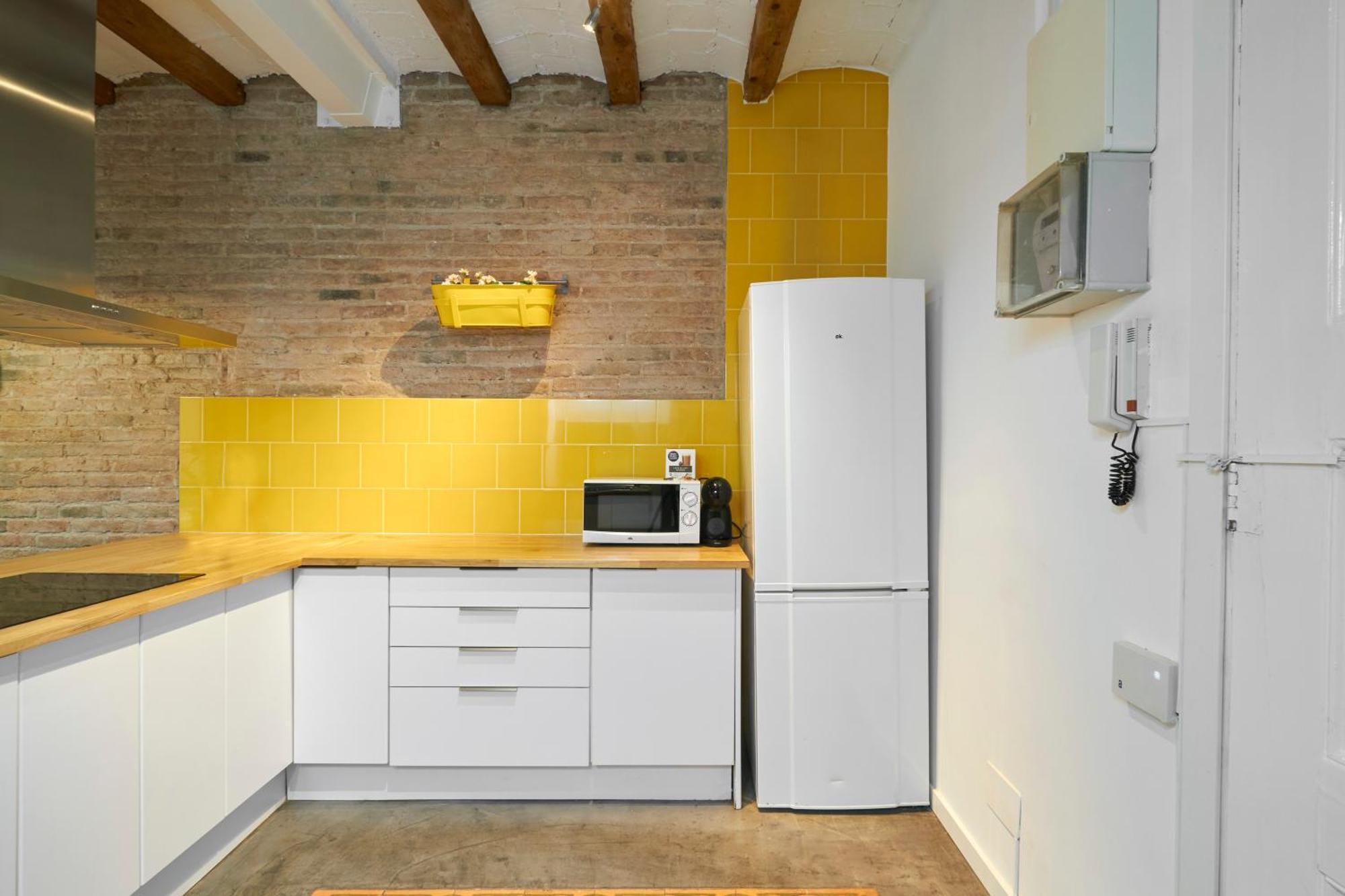 64 Apartment In A Typical Barcelona'S Old Building Ngoại thất bức ảnh
