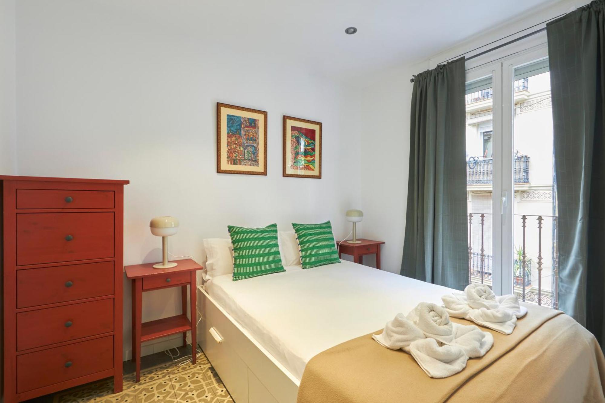 64 Apartment In A Typical Barcelona'S Old Building Ngoại thất bức ảnh